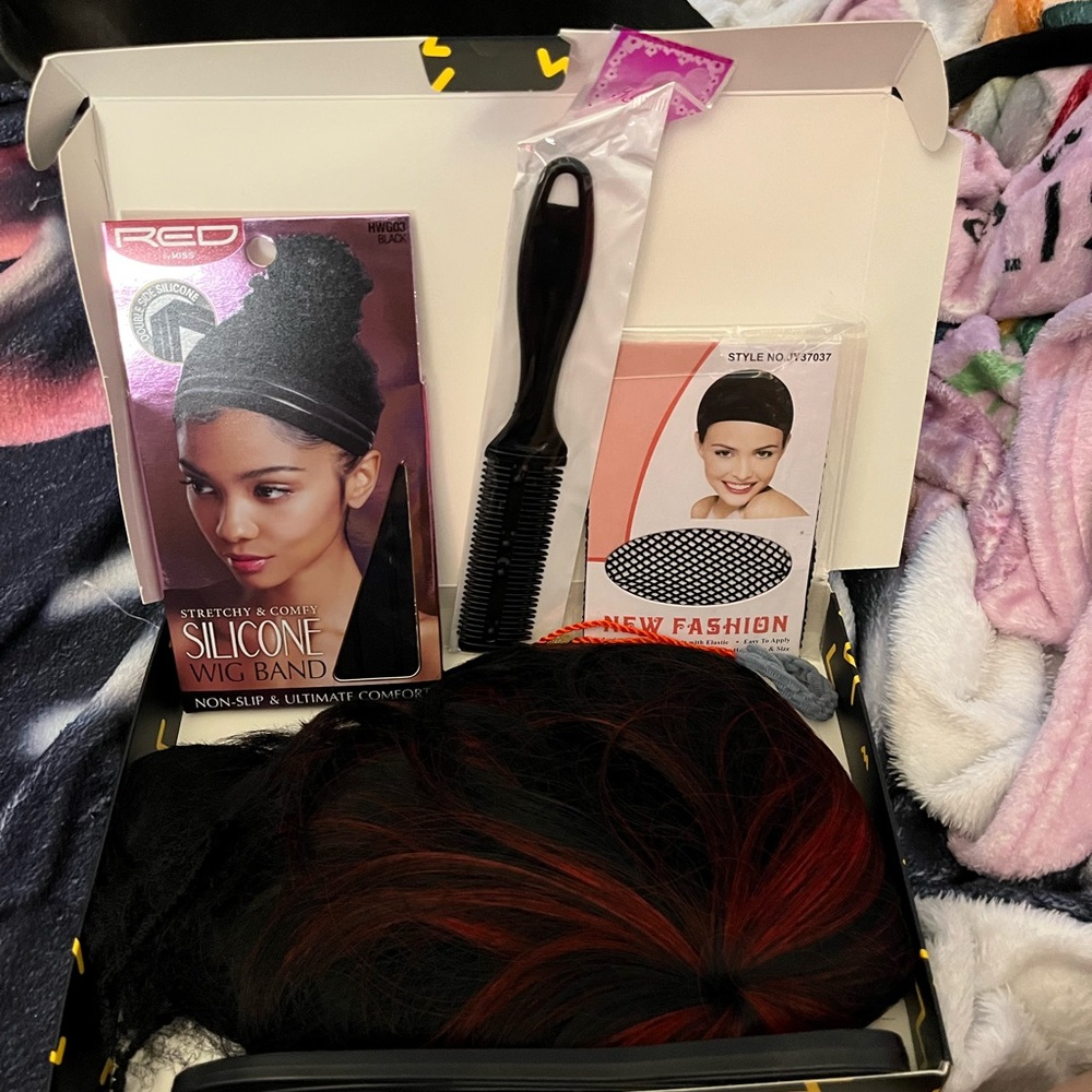 Red Silicone Wig Band with Black Comb